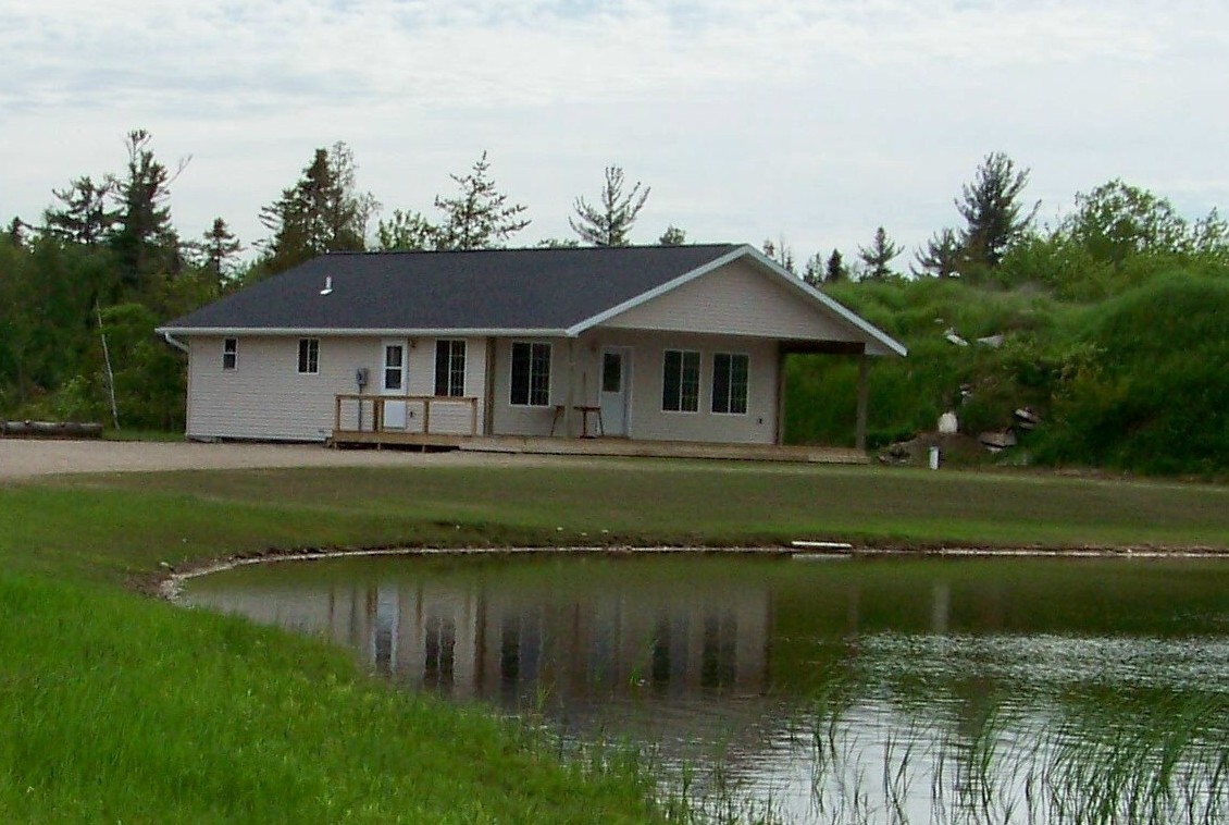 Desjarden Cabins Twin Lakes Cabin