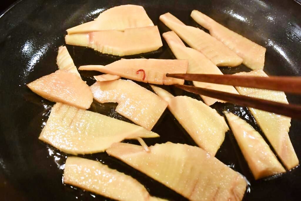 Takenoko no tsukeyaki / sauteed bamboo shoots in citrus soy sauce