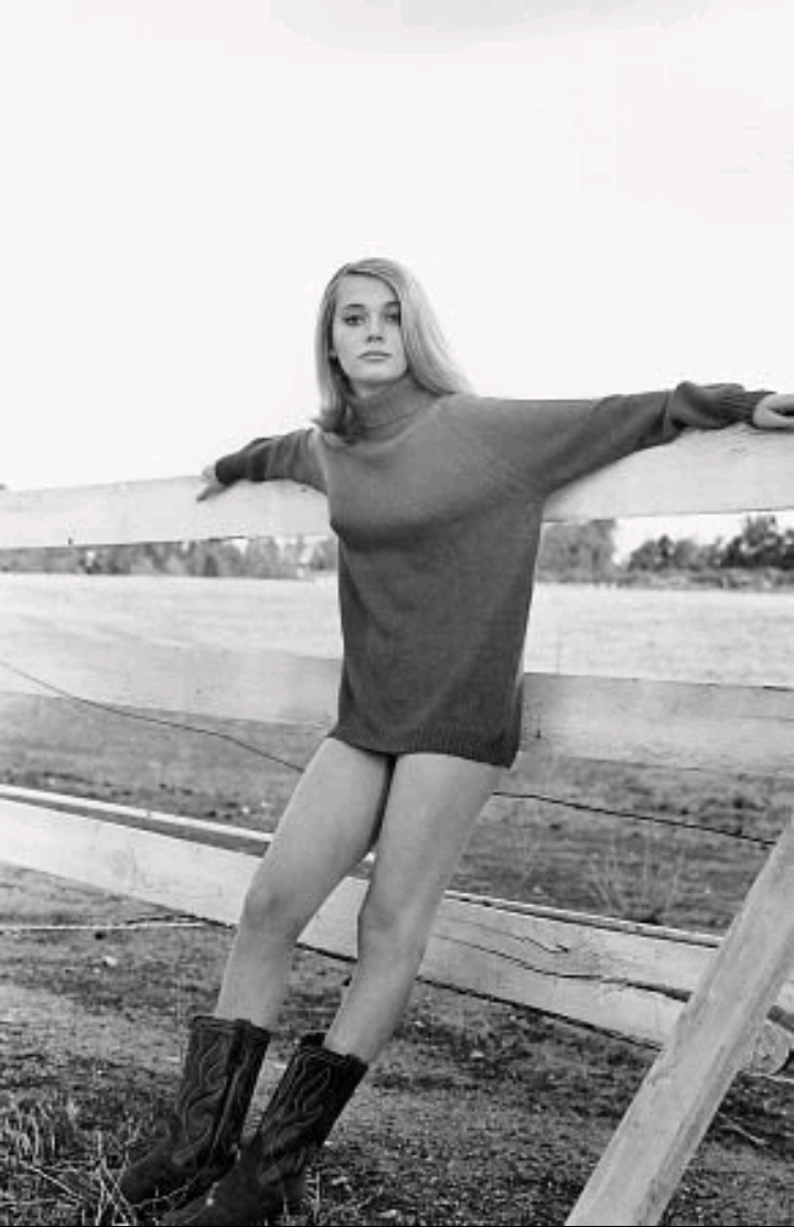 Peggy Lipton Nude