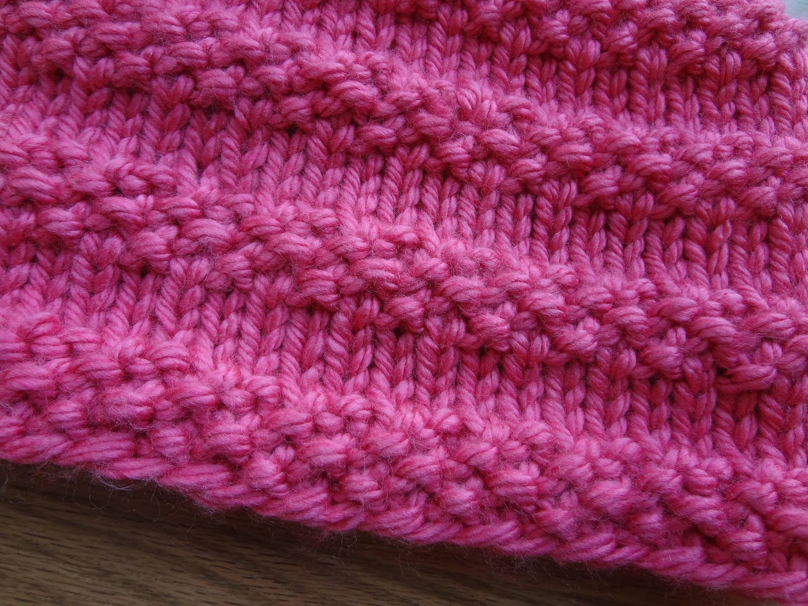Fiber Flux: Free Knitting Pattern...Bubblegum Cowl!