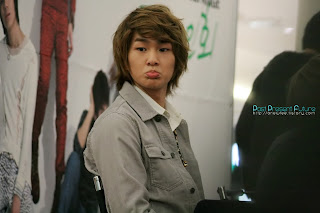 Onew-Cute-Funny-Faces-shinee-17555715-10