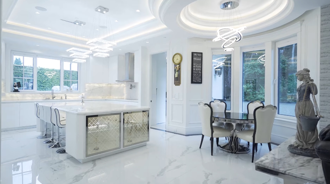 75 Interior Design Photos vs. 1487 Minto Crescent, Vancouver Luxury Mansion Tour