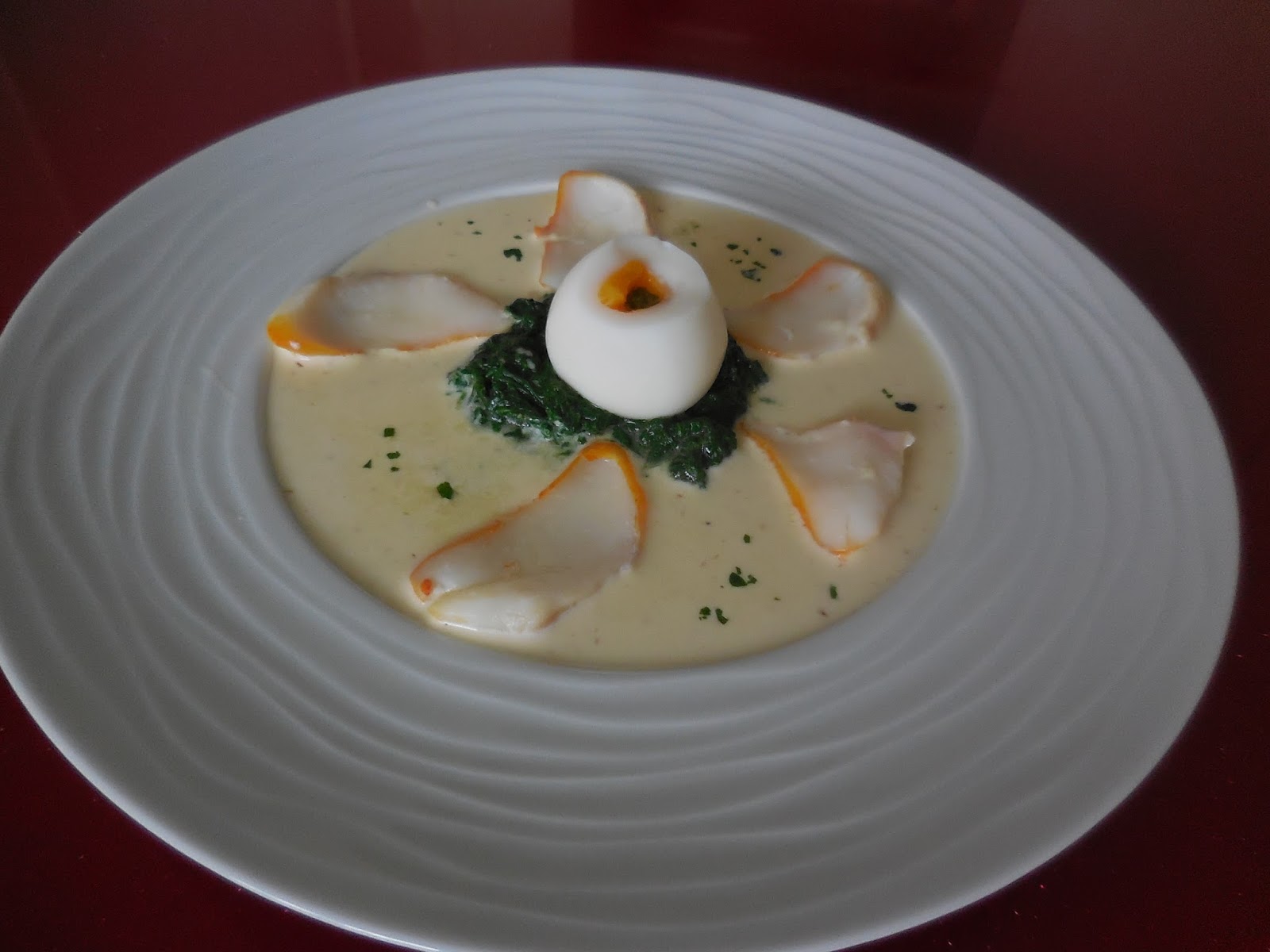 Cuisine de Line ŒUF FLORENTINEPETALES DE HADDOCKSAUCE AU COMTE