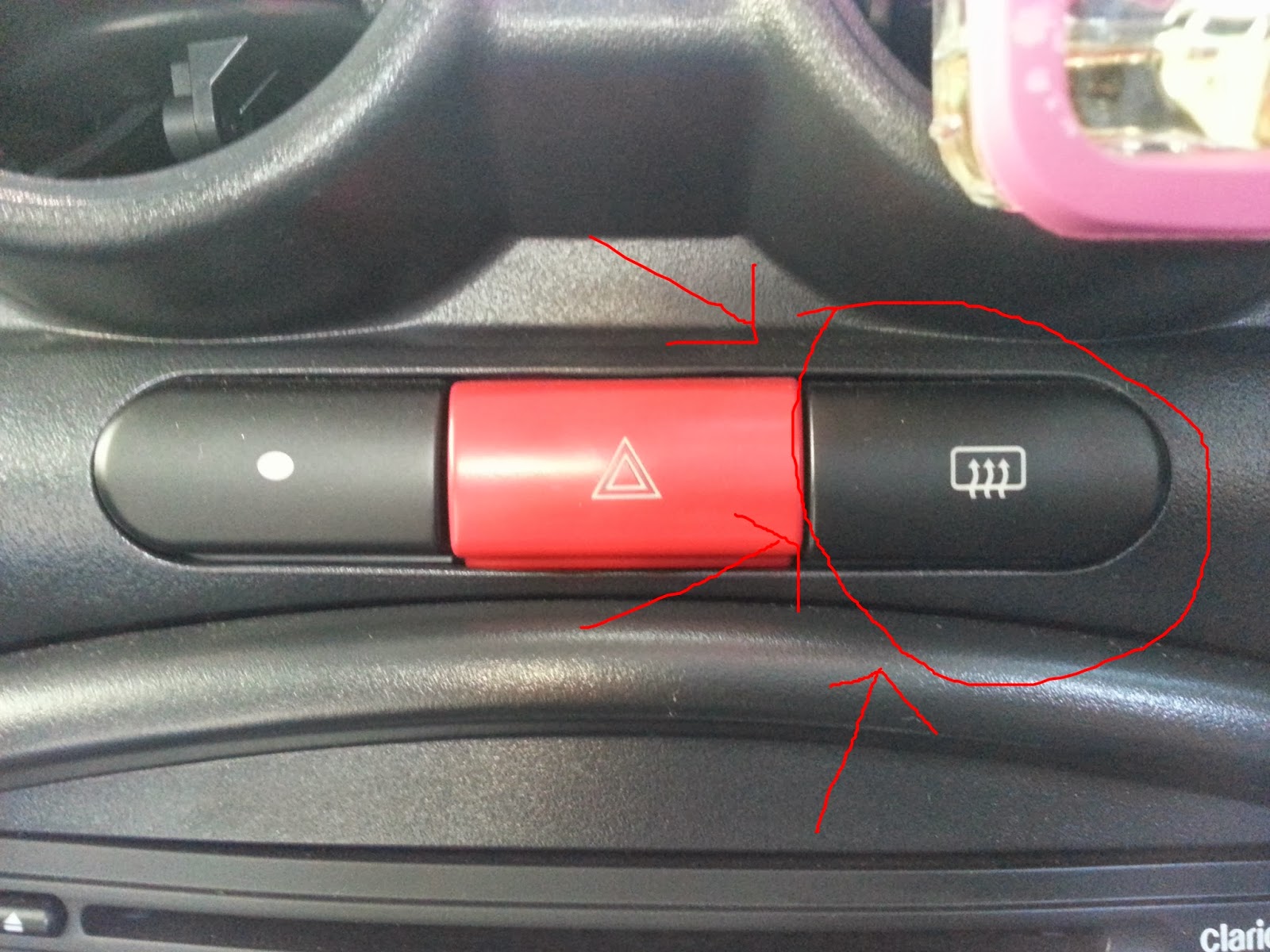 Demi Azi Nur TINTED KERETA MENGGELEMBUNG. KENAPA YA?