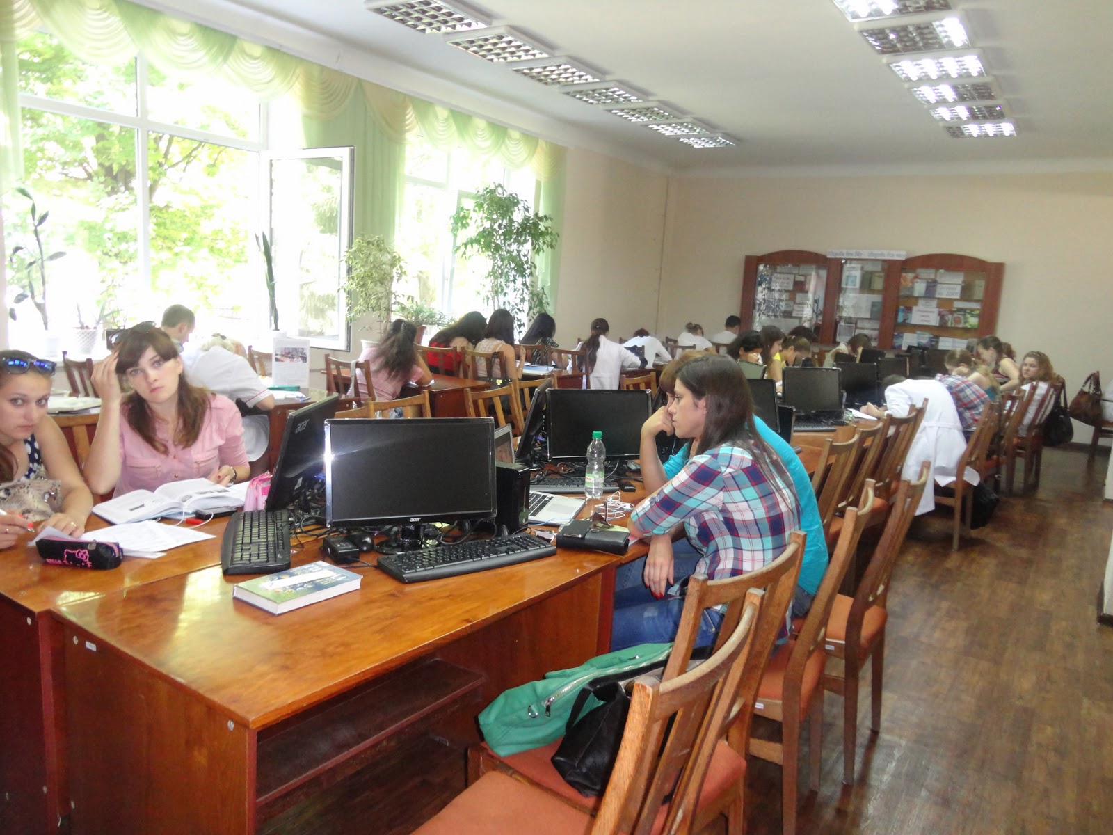 Бібліотека ПДМУ: Читальна зала переповнена!