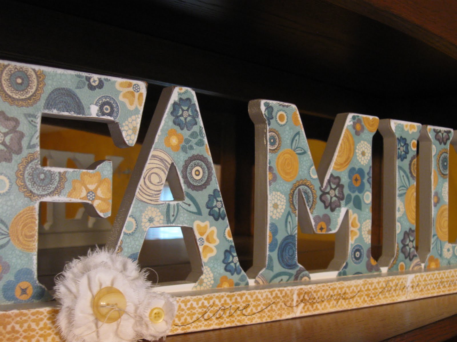 Dippity Dot "Family" Wood Art