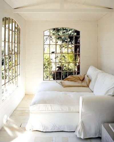 Breathtaking European farmhouse decorated room found on Hello Lovely Studio