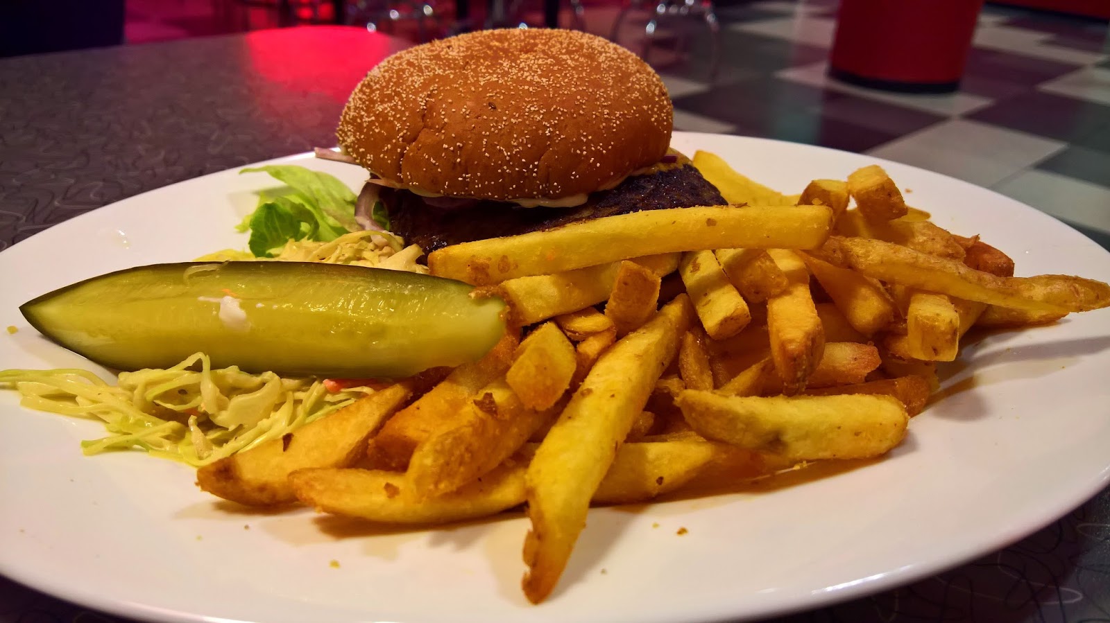 Jyväskylän paras hampurilainen testi mallaspulla classic american diner