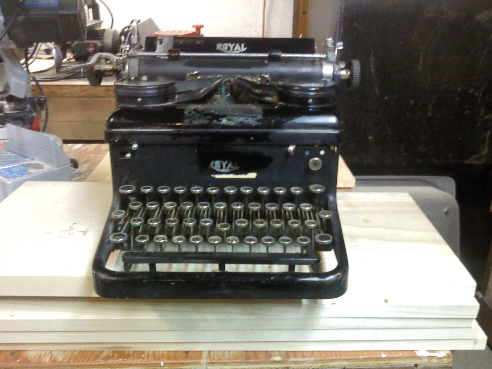 Antique Treasures 1930 Royal Typewriter