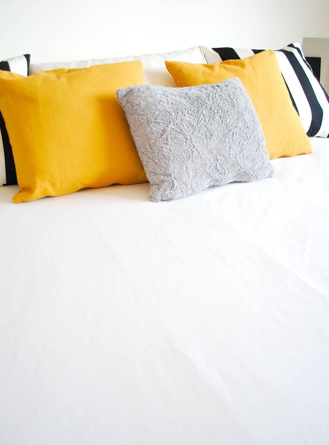 My home: color mostaza en el dormitorio II por www.mylittlebrunch.com