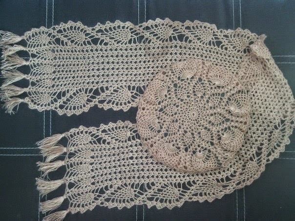 Camino de mesa y almohadón tejidos al crochet - con esquemas