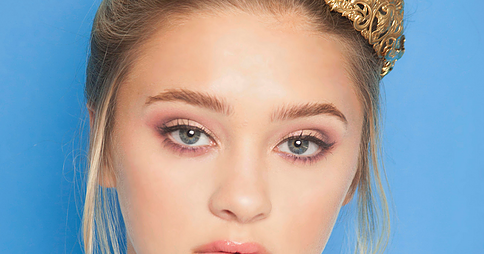 NickALive!: Nickelodeon Star Lizzy Greene Loves That Everyone Can
