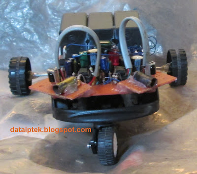 Robot with obstacle sensor