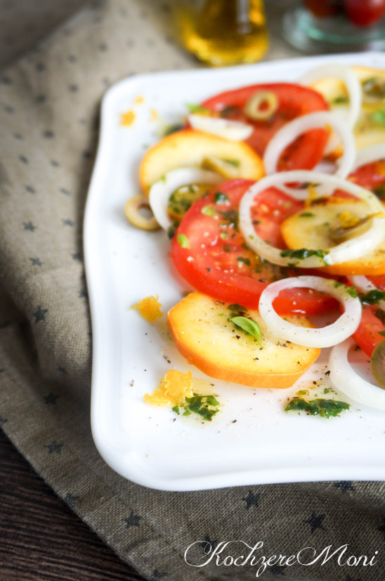 Tomaten Zucchini Salat mit Orangendressing