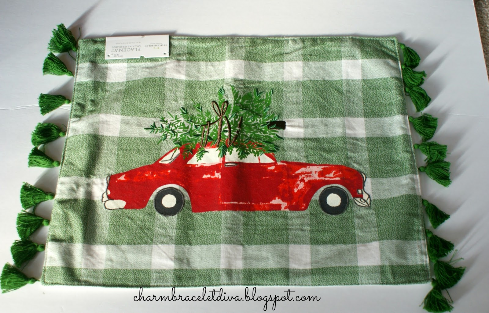 Our Hopeful Home DIY Placemat Christmas Pillow RoundUp!