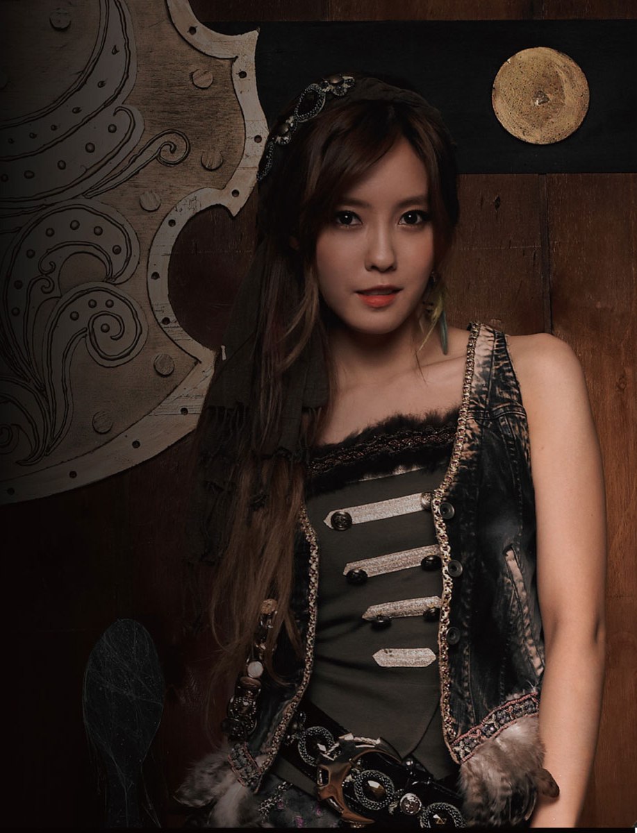 TARA Check out Tara'c concept pictures for their 2nd Japanese album