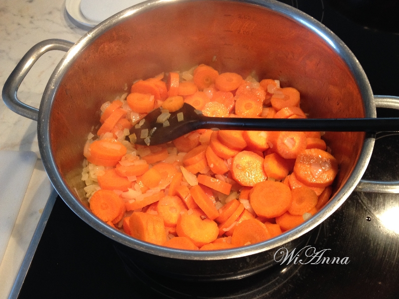 Hier wird mit Liebe gekocht: Möhren-Orangen Cremesuppe