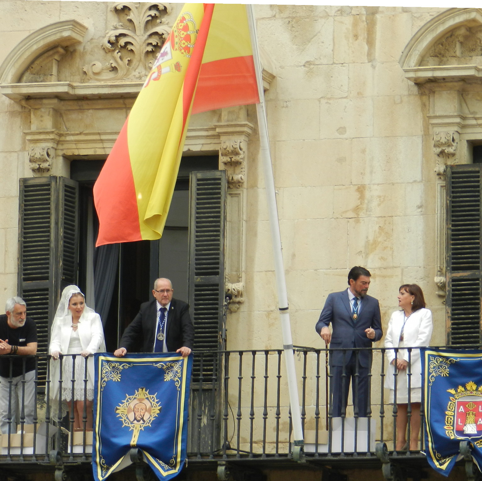 Bandera de España en el Ayuntamiento de Alicante