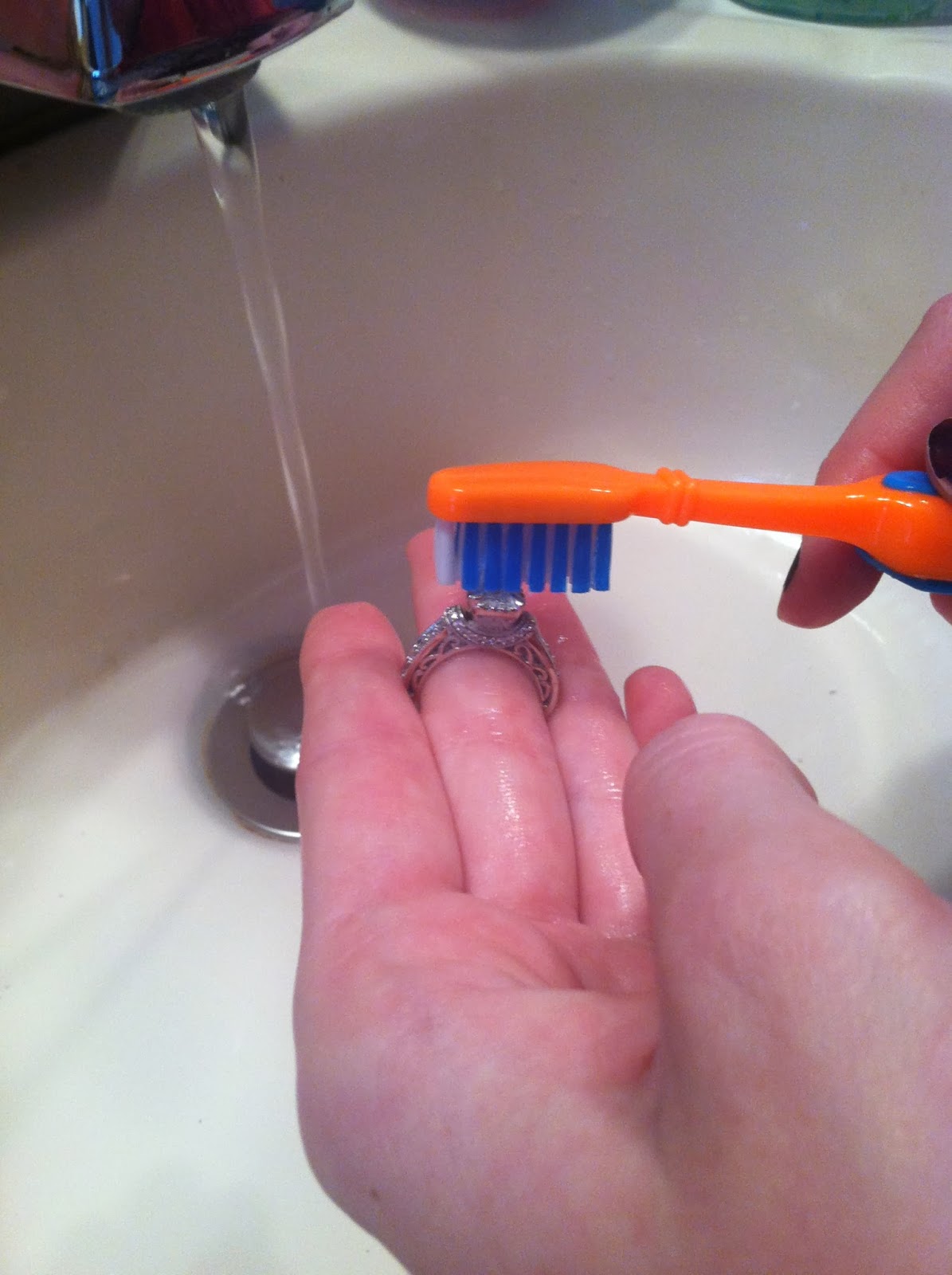 keepingupwithkristin1 DIY Cleaning Solution for Diamond Rings