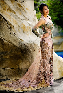 Model Kebaya Modern Anne Avantie Terbaru Model Kebaya Modern Anne Avantie Terbaru