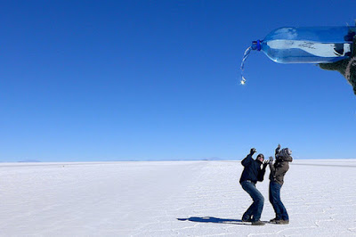 Viajar al Salar de Uyuni, un recorrido en un surrealista mar blanco en Bolivia