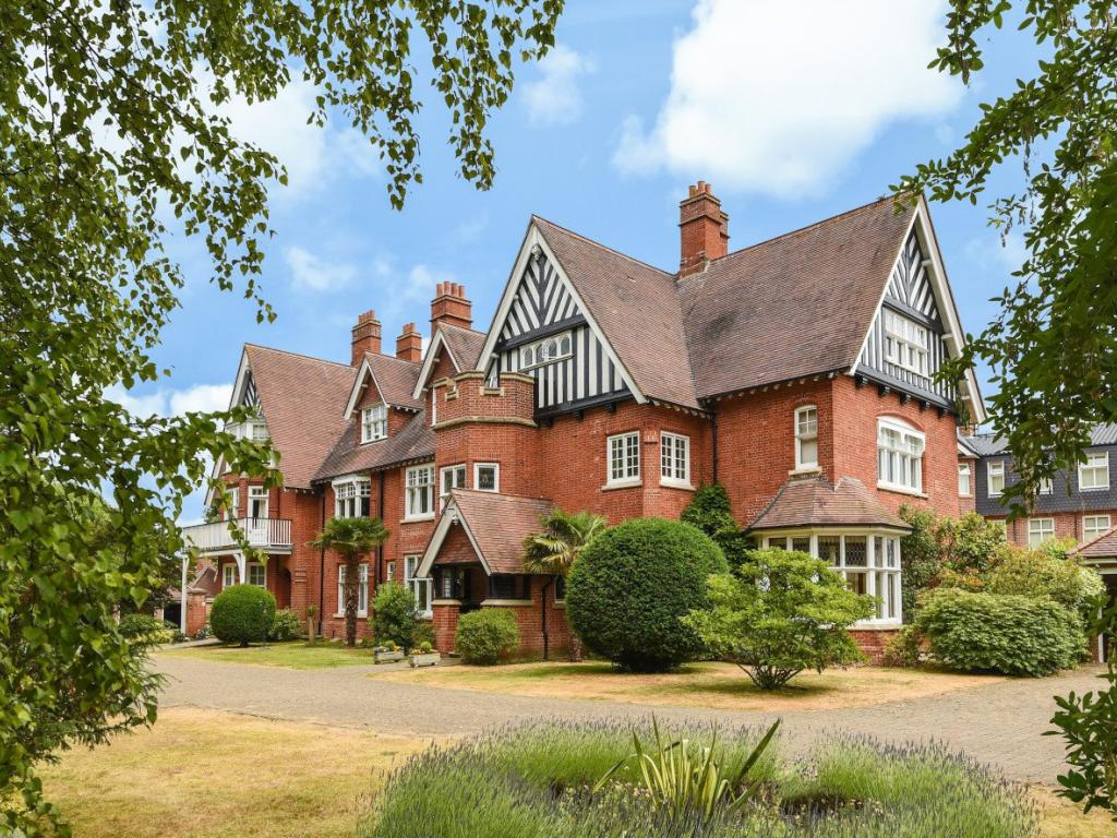 Landed families of Britain and Ireland