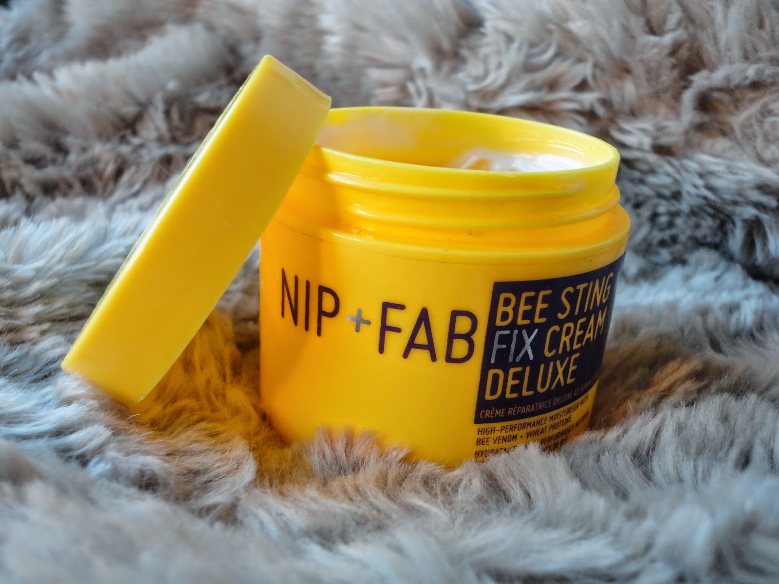 Lazy Mum Club Nip+Fab Bee Sting Fix Cream Deluxe