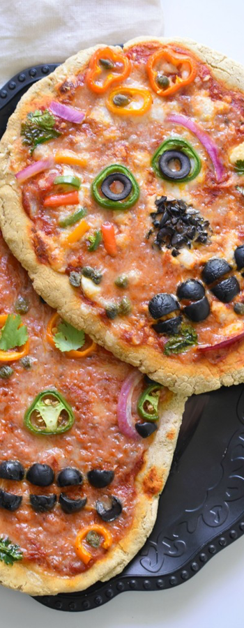 Day of the Dead Skull Pizzas via Fork&Beans