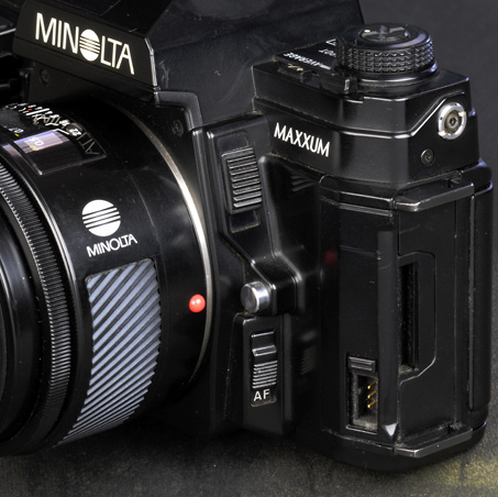 Exploring the World of Film Cameras and Lenses: Minolta Maxxum 9000