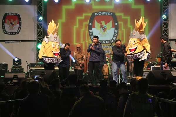 KPU Kediri Luncurkan Pemilihan Bupati dan Wakil Bupati Tahun 2020 di Stadion Candra Bhirawa Pare KPU Kediri Luncurkan Pemilihan Bupati dan Wakil Bupati Tahun 2020 di Stadion Candra Bhirawa Pare