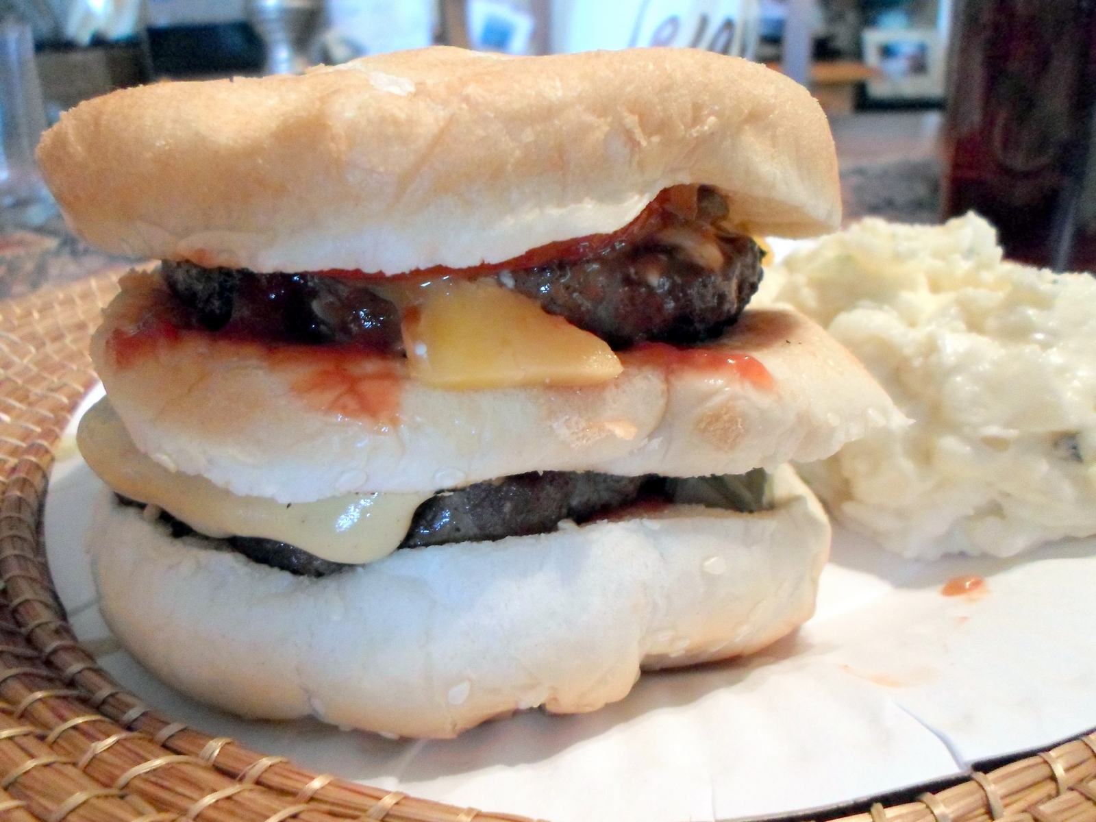 Experience English Picture Discussion The Big Terry Burger