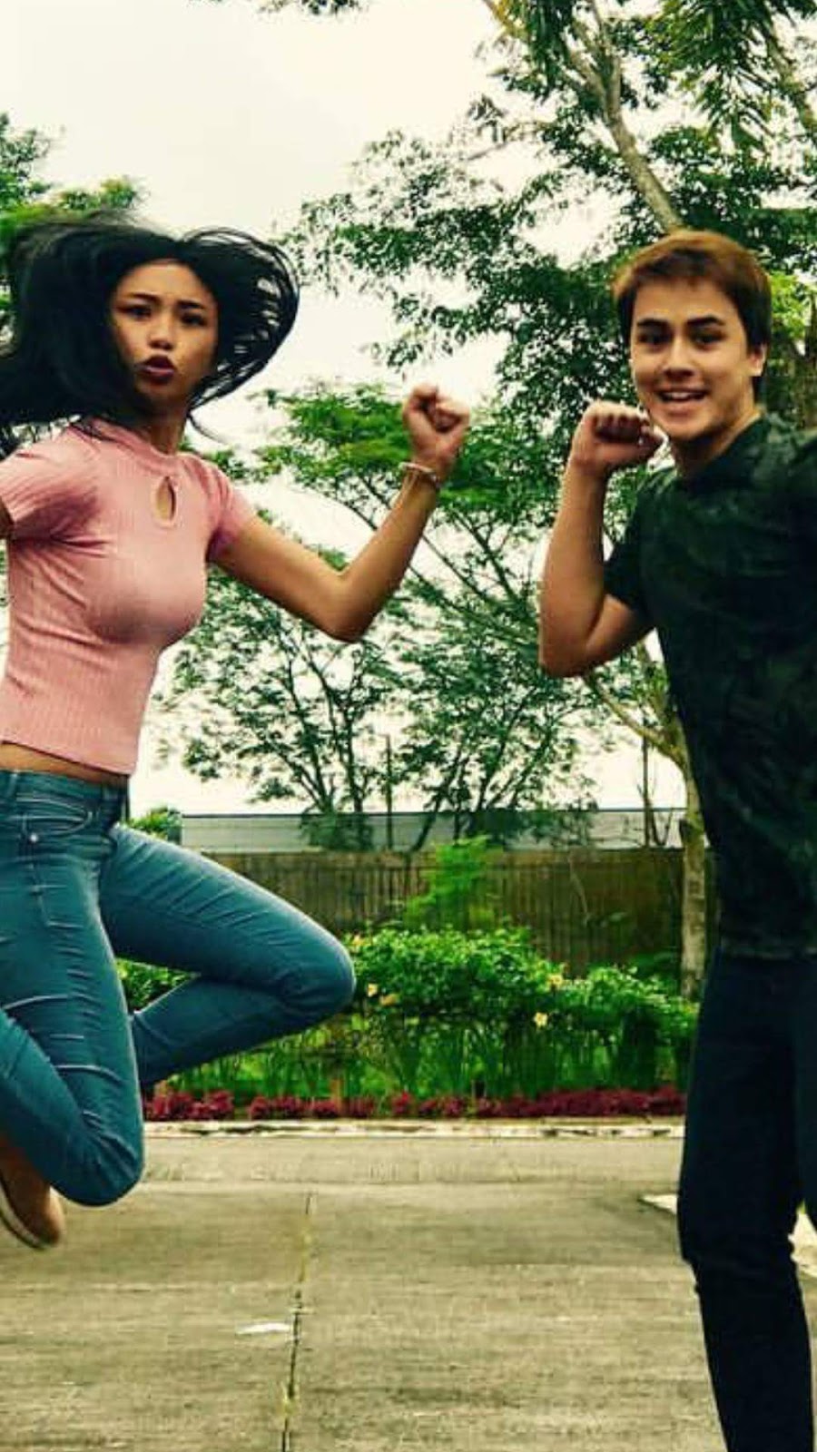 edward asks maymay why is your face more manly than mine