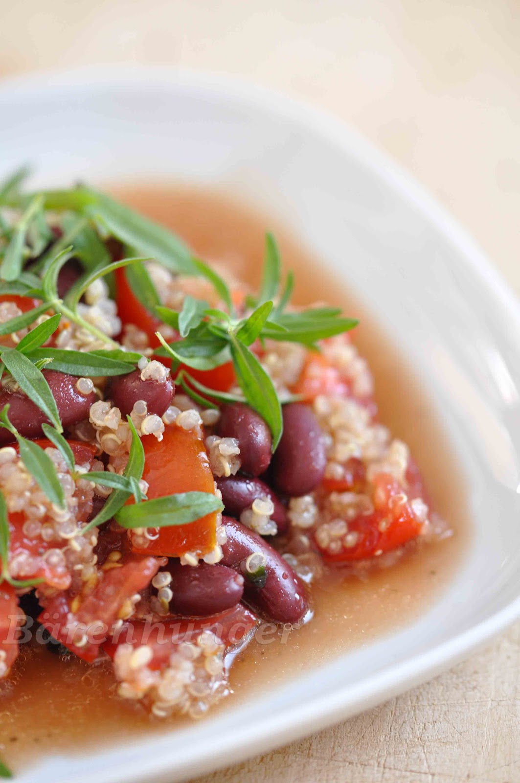 Quinoa Salat mit Bohnen und Bohnenkraut | Bärenhunger