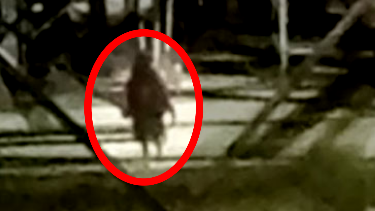 мистика потусторонний мир. женщина в черном фильм призрак. дети видят потусторонний мир. дети видят потусторонний мир. женщина в чёрном 2 ангел смерти.