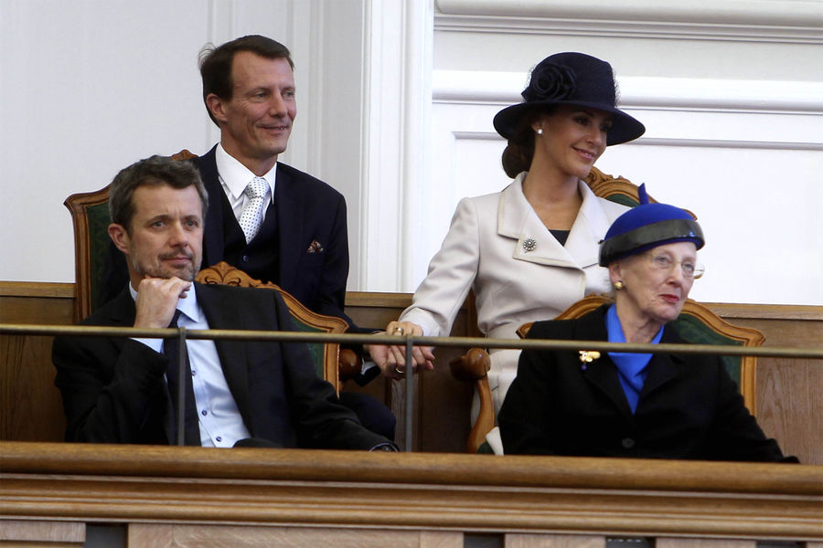 La-Famille-Royale-Danoise-A-La-Rentre-e-Du-Parlement-A-Copenhague-Le-3-Octobre-2017-13.jpg