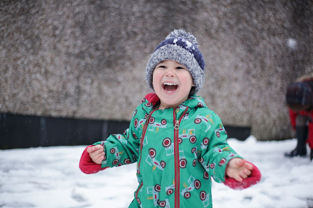 kids in snow