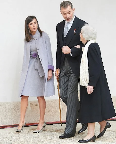 Queen Letizia outfit Carolina Herrera Fall 2016 collection. Uruguayan poet Mrs. Ida Vitale