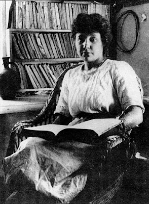 Марина Цветаева в Доме М. Волошина. Коктебель, 1911 год