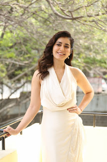 Actress Raashi Khanna Stills at World Famous Lover Movie Interview Actress Raashi Khanna Stills at World Famous Lover Movie Interview