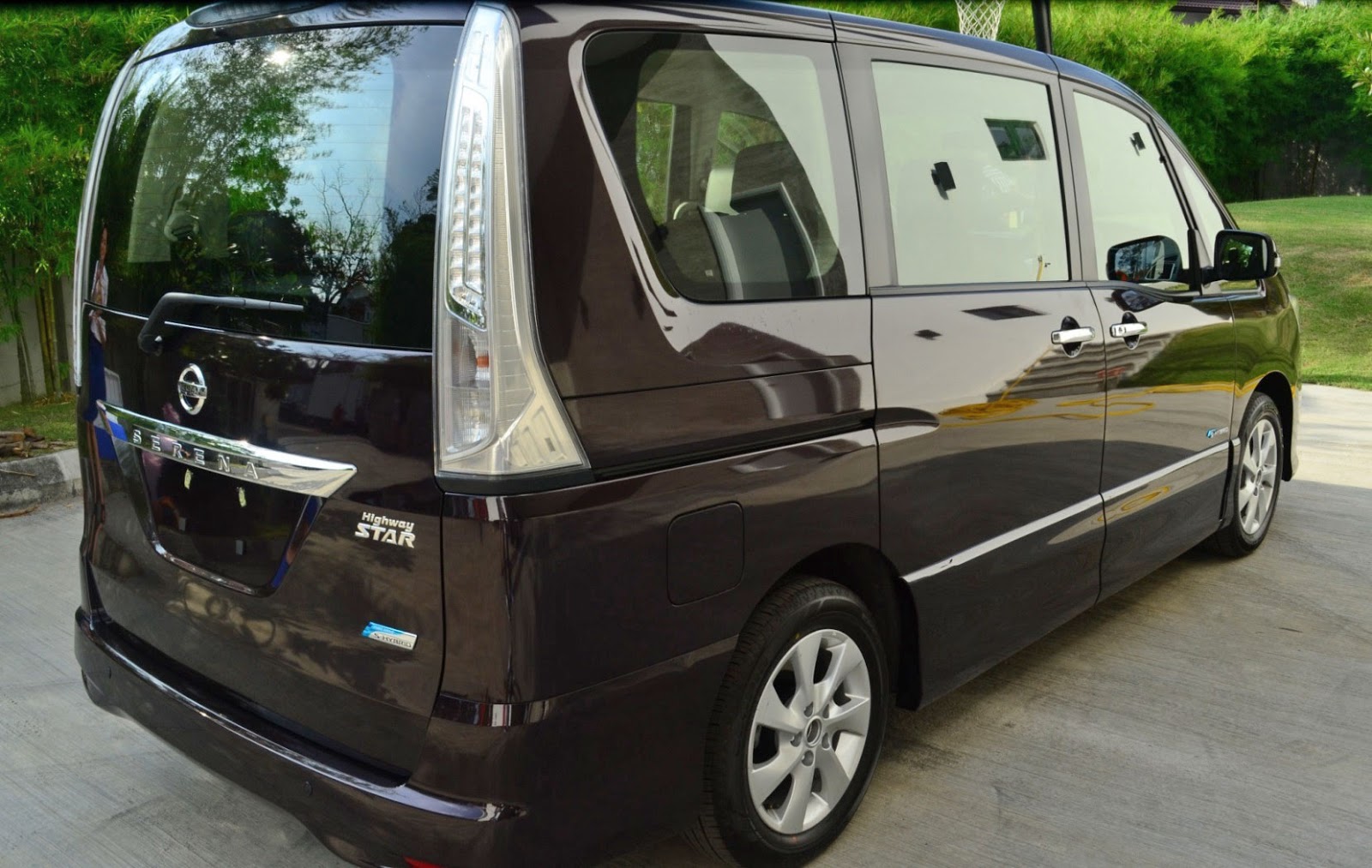 ASIAN AUTO DIGEST Nissan Serena S Hybrid Malaysia Debut