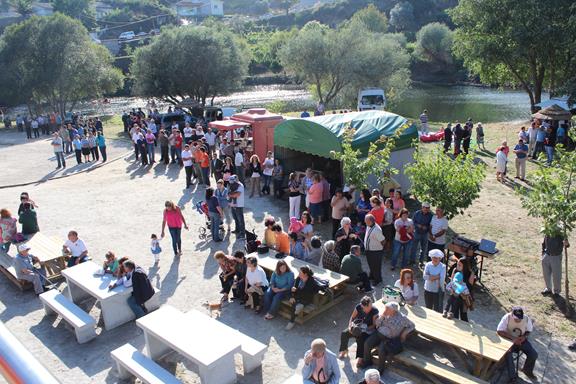 Gente na Inauguração Zona Lazer Rerreirós do Dão Gente na Inauguração Zona Lazer Rerreirós do Dão