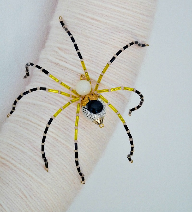 How to make a beaded spider for Halloween