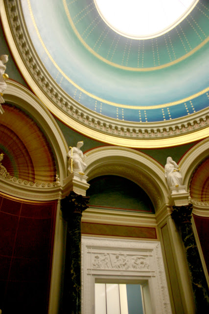 Neo-Classical interior in the Altes Museum.