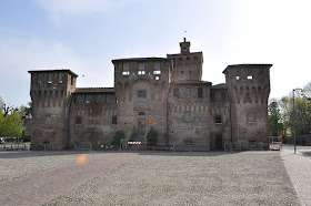 Cento's 14th century castle, originally built by the Bishop of Bologna and enlarged by future pope Giulio della Rovere