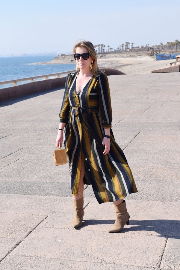 Vestido_rayas_con_botines