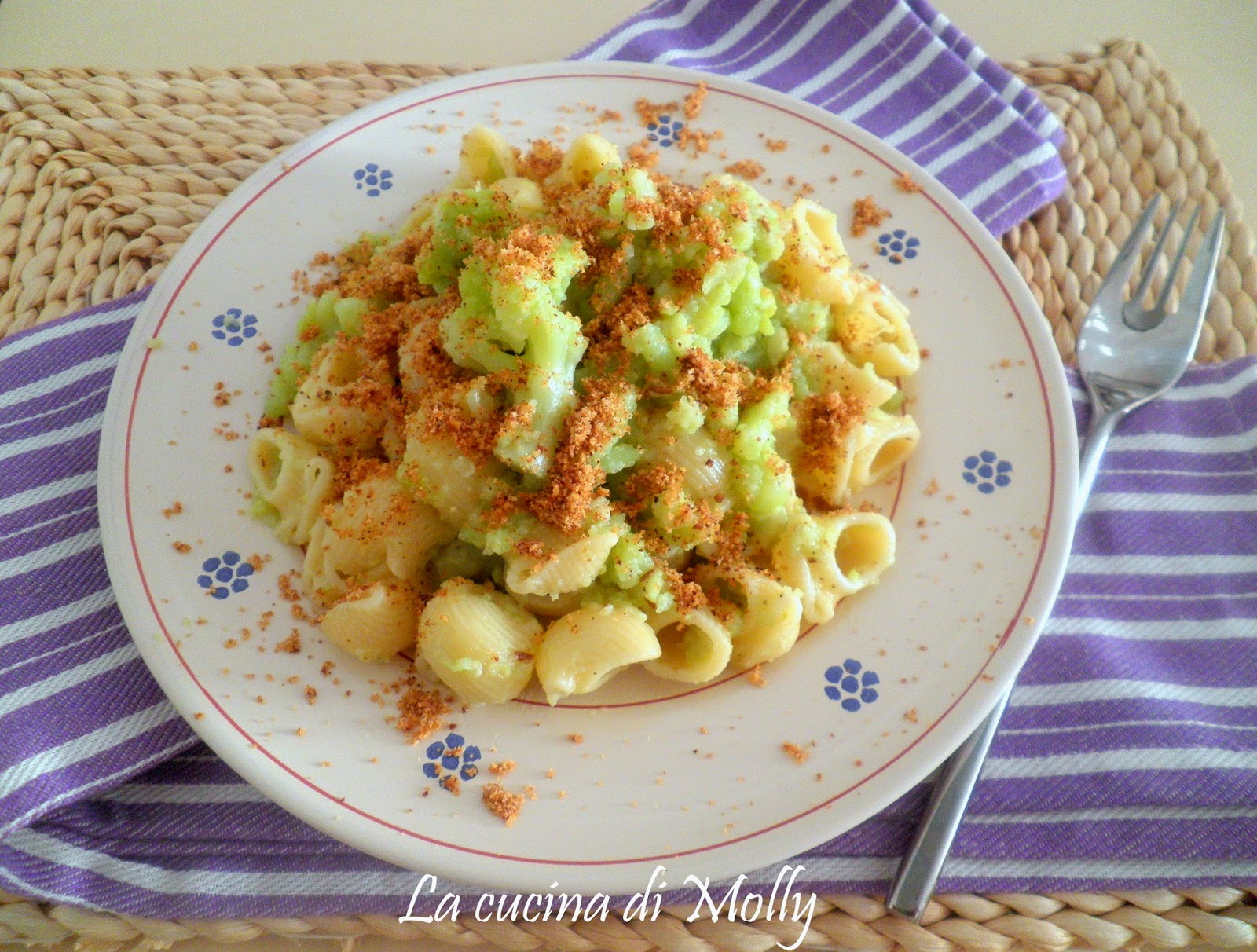 La cucina di Molly: PIPE RIGATE CON CAVOLFIORI E SEMI DI CUMINO
