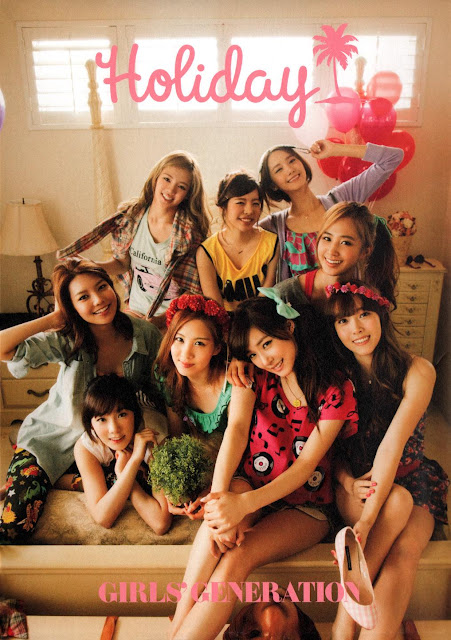 GIRLS GENERATION (少女時代 ) - Holiday [1st Official Photo book] scans download