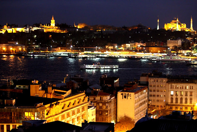 Istambul - Do Mar da Mármara ao Mar Negro atravessando o estreito do Bósforo | Turquia