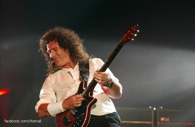 Guitarist Brian May (Queen) prefers not to play a mediator tizzy. Coin minting stopped in the 70 th year of the last century, however, especially for a world tour in 1993, the year, the Mint produced a series of British sixpence for Brian.