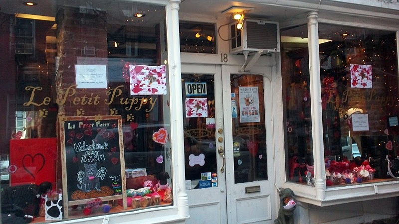 http://2.bp.blogspot.com/-ZH3vl6cYWFc/TVRV05MpmzI/AAAAAAAAACg/mWVTfAjKK58/s1600/store+front+valentines+2011+002.jpg